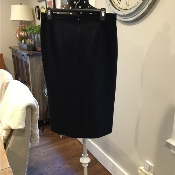 Theory black skirt - Picture 2 of 2